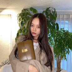 [걸스데이 혜리] CELINE 셀린느 클래식박스 24CM C56630