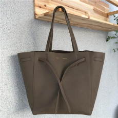 CELINE 셀린느 카바스 팬텀백 C8836 신상