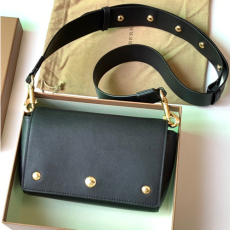 BURBERRY 버버리 미니 숄더백 B8015 신상