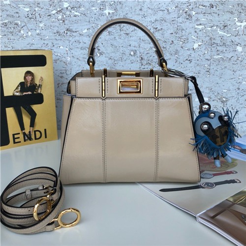 FENDI 펜디 피카푸 아이코닉 미니 F8838 신상