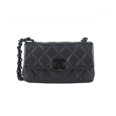 19위 CHANEL 샤넬 래커드 플랩백 AS2302