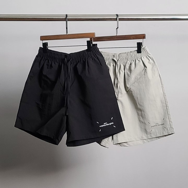 ●6월 판매 12위● MAISON MARGIELA 메종마르지엘라 레터링 프린팅 나일론 5부 팬츠