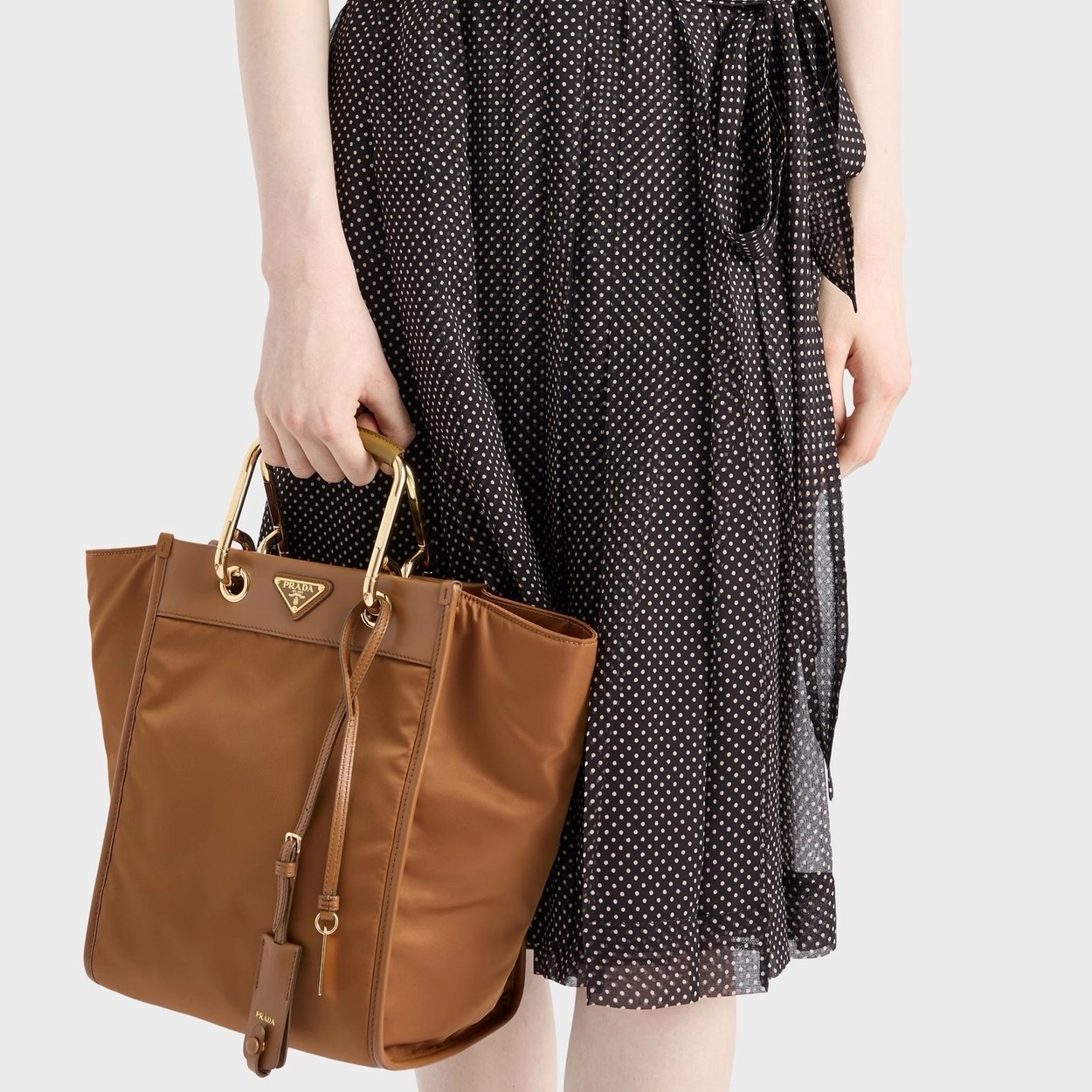 PRADA 프라다 리나일론 라지 토트백 1BG561