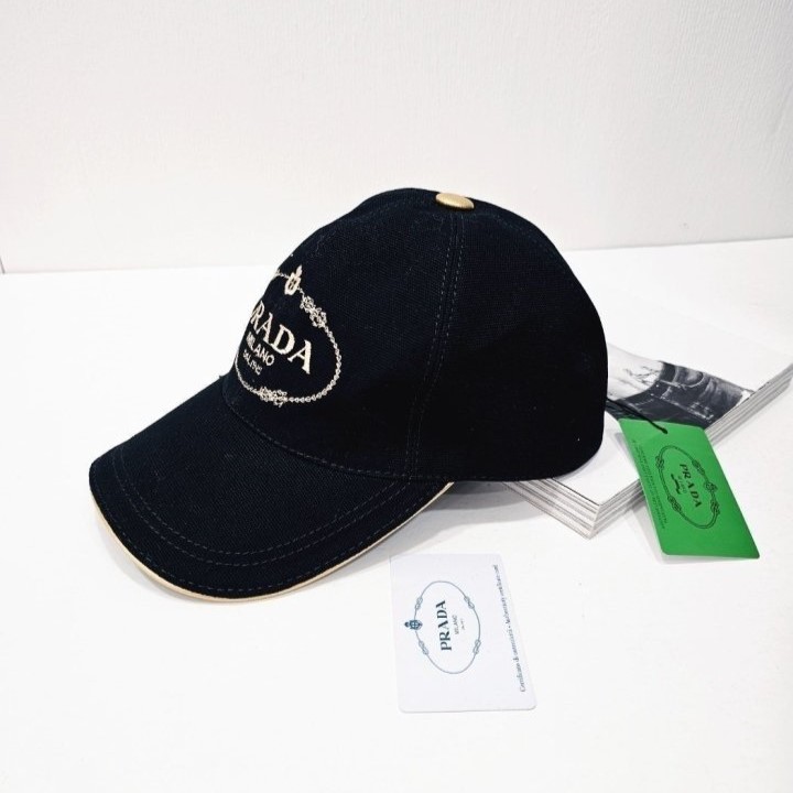 PRADA 프라다 볼캡