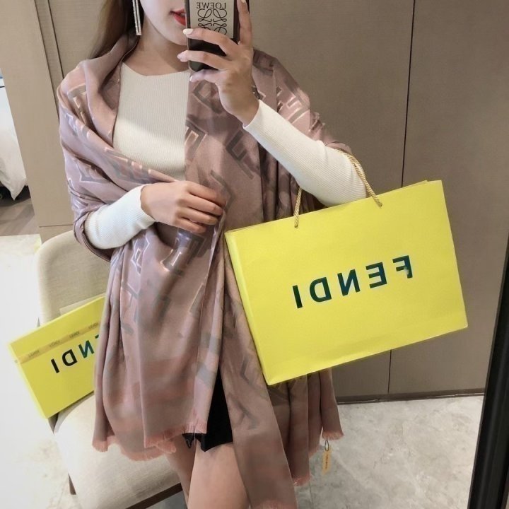 FENDI 펜디 머플러