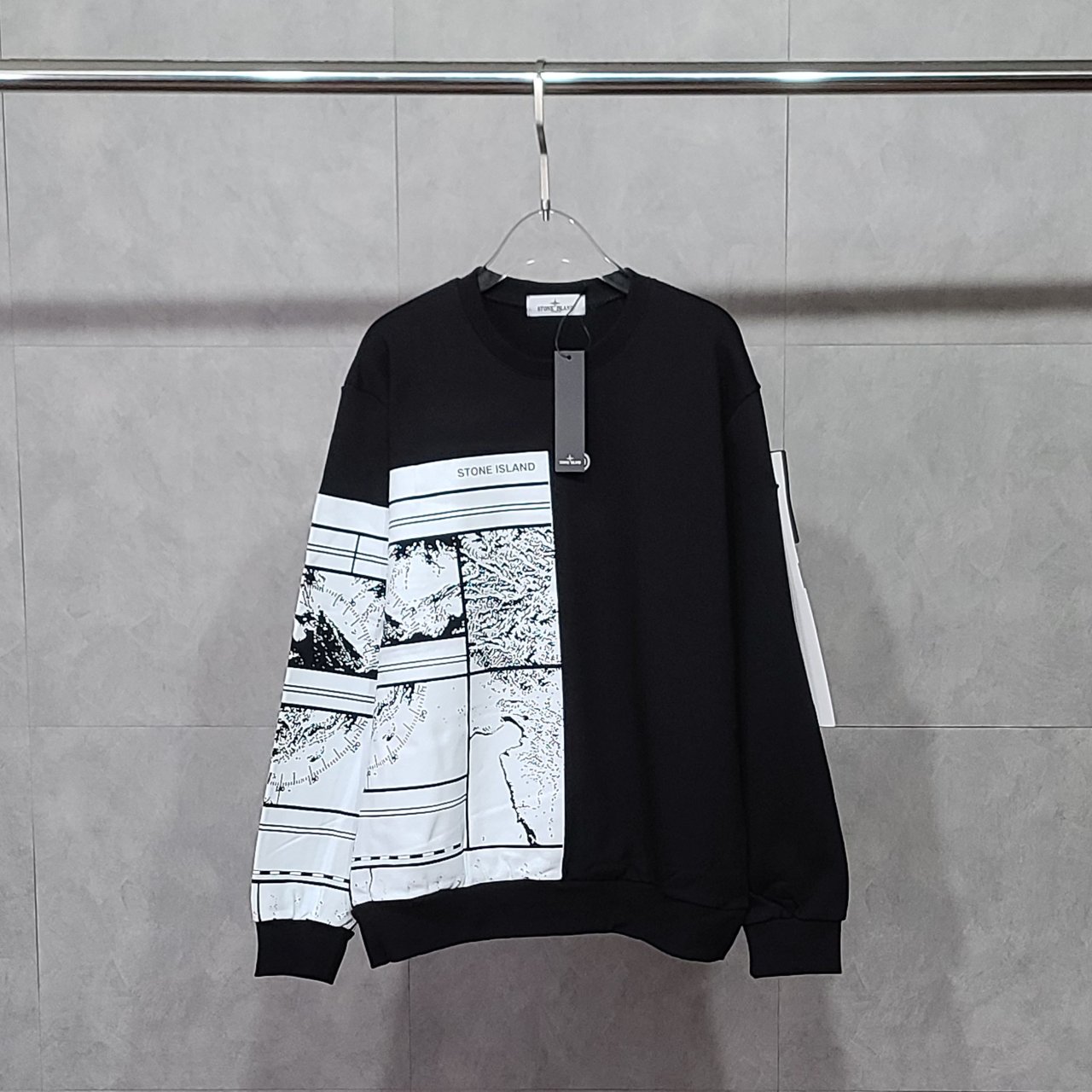 STONE ISLAND 스톤아일랜드 맵프린팅 맨투맨