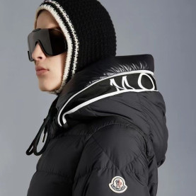 MONCLER 몽클레어 마운틴 구스 패딩