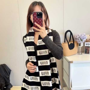 MIUMIU 미우미우 캐시미어 숄 머플러