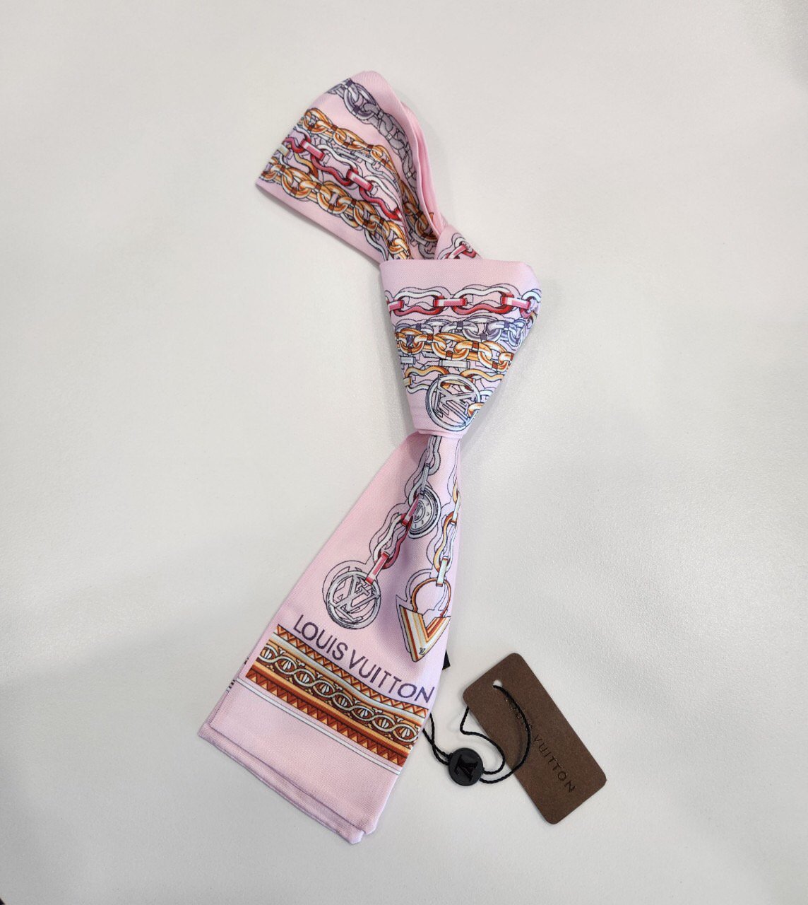 LOUIS VUITTON 루이비통 트윌리 스카프
