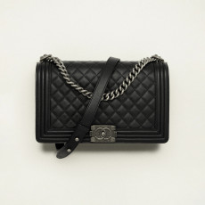 ●실사● 샤넬 보이 플랩백