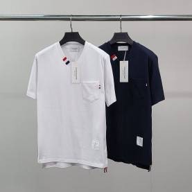 THOM BROWNE 톰브라운 포켓삼선 라운드 반팔티